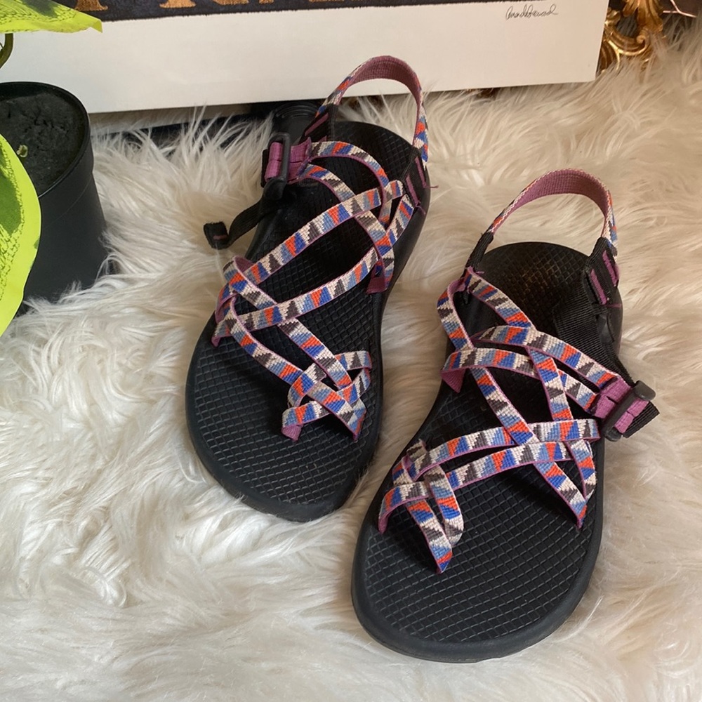💜🖤Chacos Outdoor Strappy Sandals 💜🖤Size 6